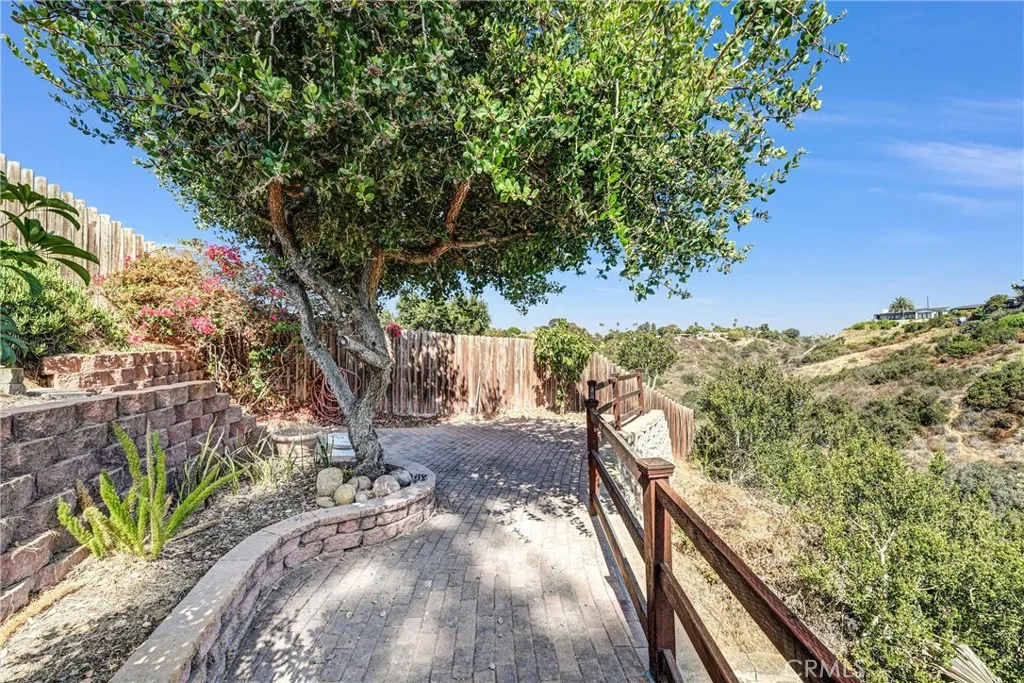 https://cdn.realtyfeed.com/cdn/127/307067976/c463250ccc1fd3dfec0e24387ff8e989.webp