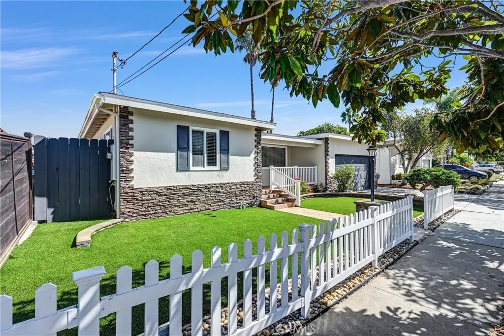 https://cdn.realtyfeed.com/cdn/127/307067976/c93d112d4fea4dc784d566b71a611728.webp