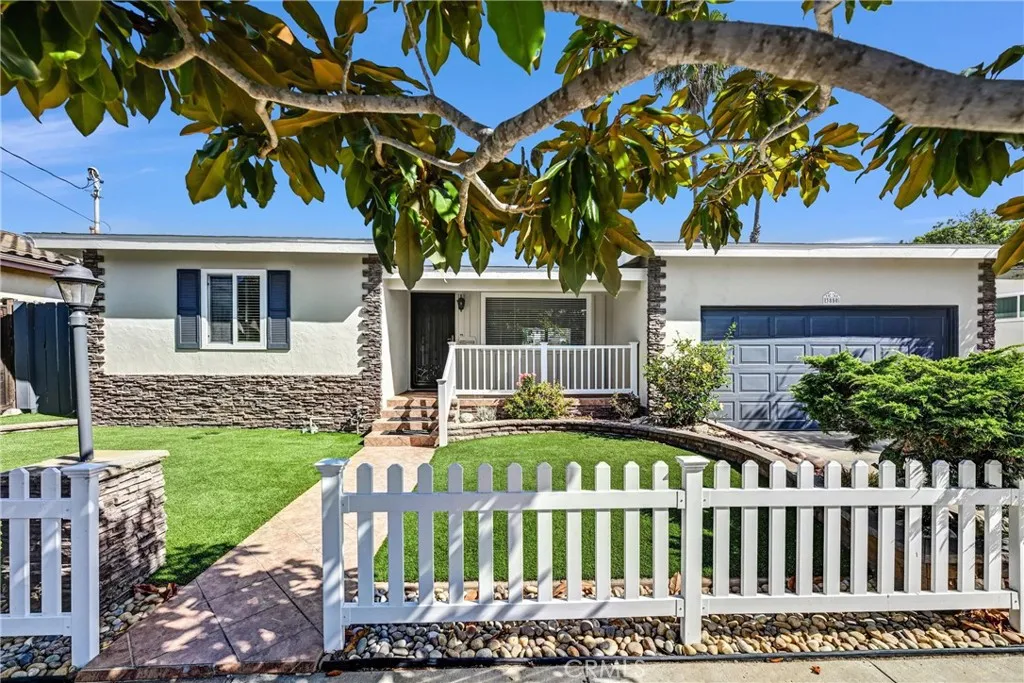 https://cdn.realtyfeed.com/cdn/127/307067976/ca87d7fb0859be98539fee1fc4b3d954.webp