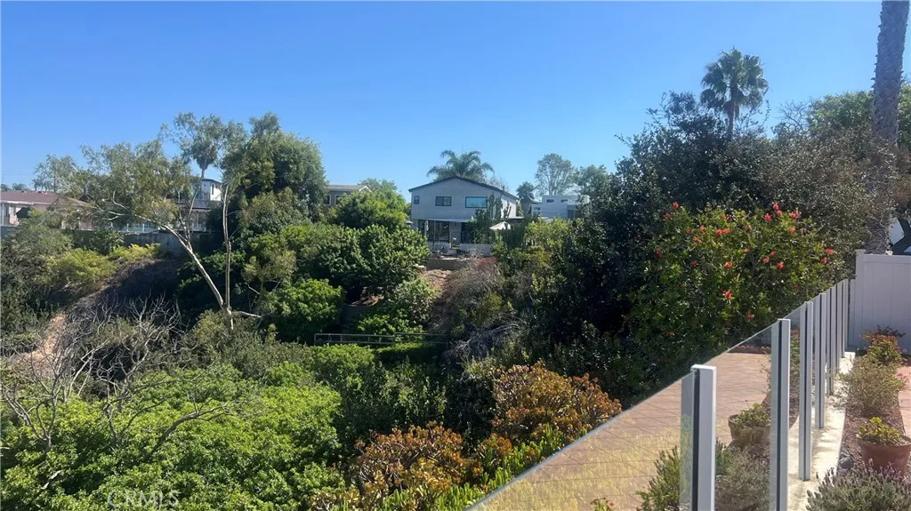 https://cdn.realtyfeed.com/cdn/127/307067976/f4cf0e6453c2dff6ca5c77288008b93f.webp
