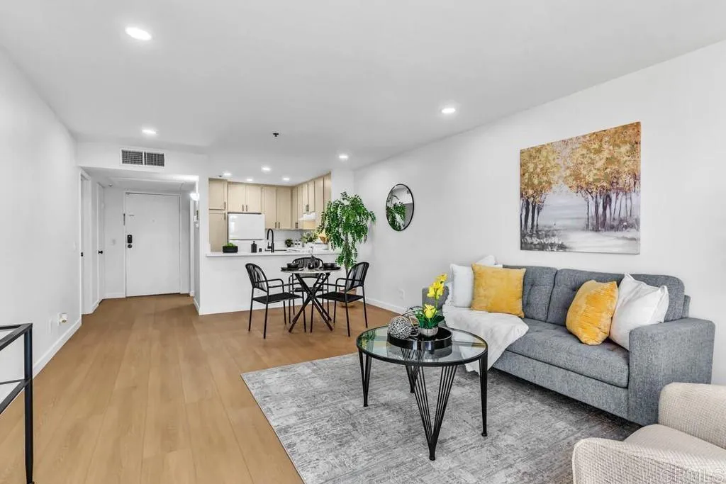 https://cdn.realtyfeed.com/cdn/127/307068012/760bdb39303027895f858776f04329e1.webp