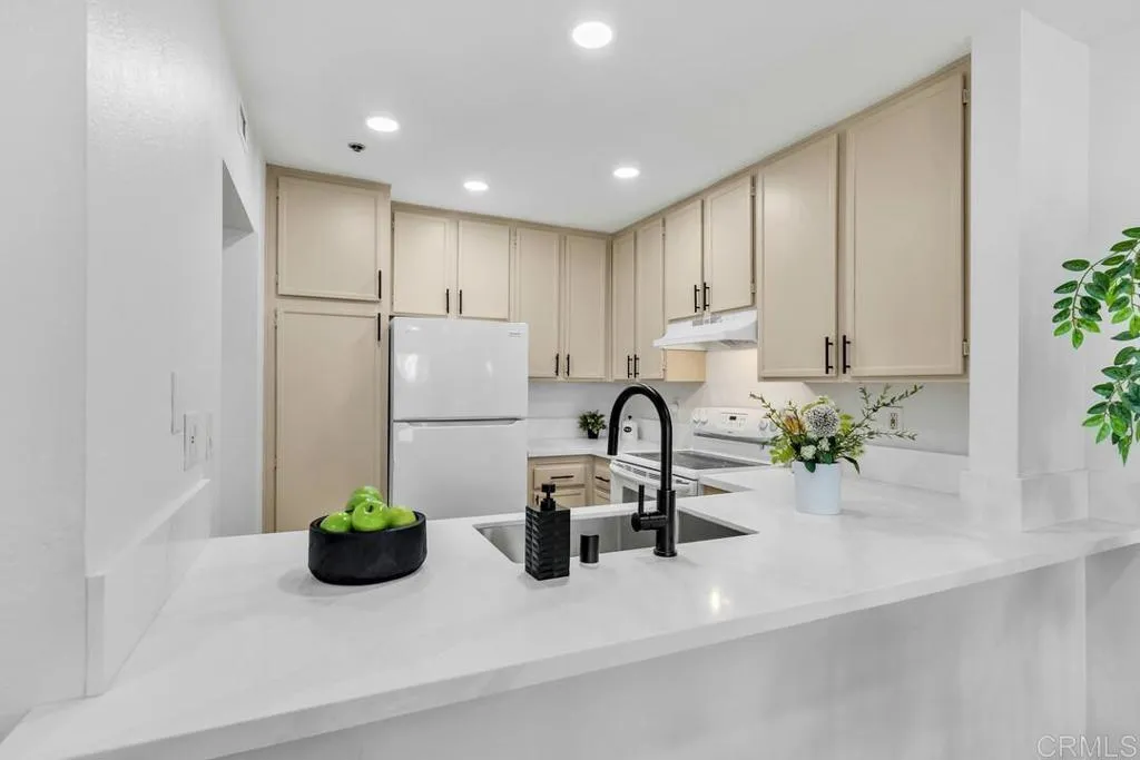 https://cdn.realtyfeed.com/cdn/127/307068012/8674f4bc03c9461572b5db8205d36176.webp