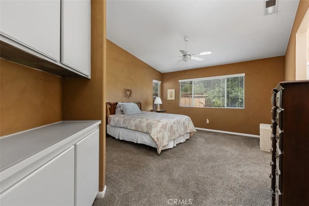 https://cdn.realtyfeed.com/cdn/127/307068040/0d7e479f3efa7fd379c3de41d7e0109b.webp