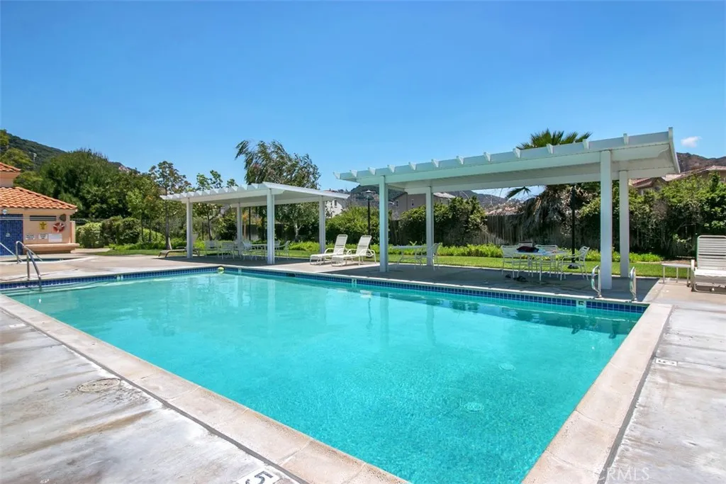 https://cdn.realtyfeed.com/cdn/127/307068040/382c29f4f19c6558541a1b6b72a4c9eb.webp