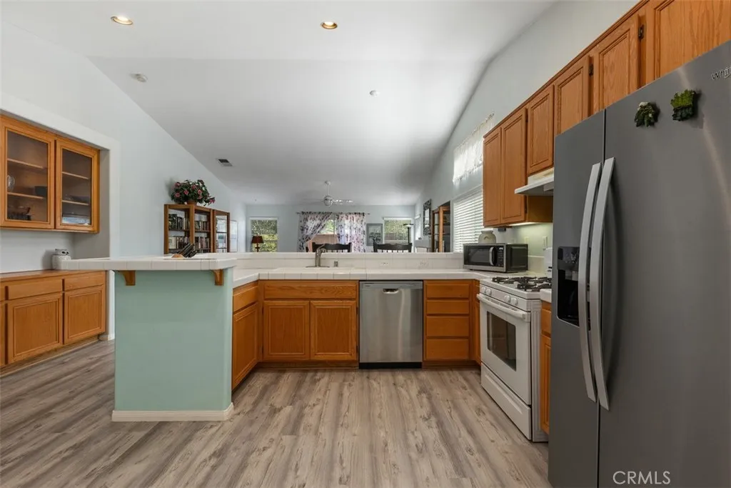 https://cdn.realtyfeed.com/cdn/127/307068040/83934834e8ba4b39f7ea080fe313b170.webp