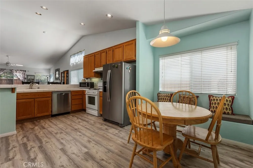 https://cdn.realtyfeed.com/cdn/127/307068040/9f1975f19a5d572618f9414d6685e0c8.webp