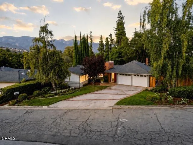 4292 Mesa Vista Drive