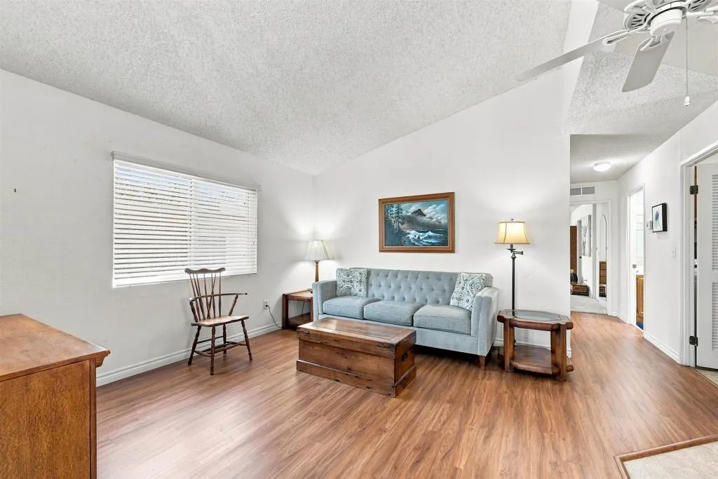 https://cdn.realtyfeed.com/cdn/127/307068050/2a67bd24ae2e2dadeaeebfbbe108a95a.webp