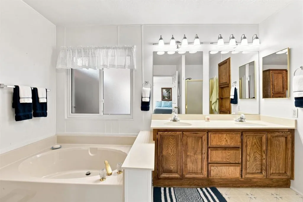 https://cdn.realtyfeed.com/cdn/127/307068050/2df83ad7979411759f6735dd82dafff2.webp