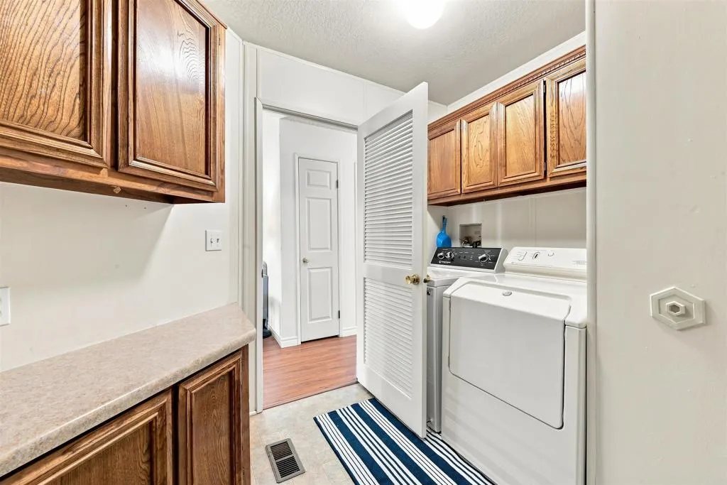 https://cdn.realtyfeed.com/cdn/127/307068050/4e1c2da4f126deb09a1ccbc6a2149d64.webp