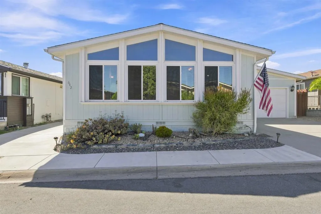 642 Via Costa Rica, Vista, CA 92081 - Photo 3 of 46, Vista, CA