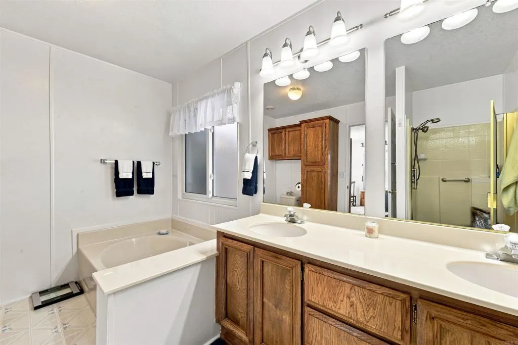 https://cdn.realtyfeed.com/cdn/127/307068050/9bb2381e75af01636f4175b449d45967.webp