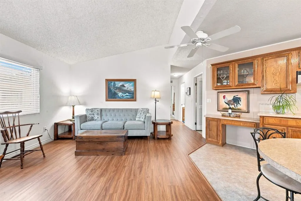 https://cdn.realtyfeed.com/cdn/127/307068050/a428cf010ecdddfa3cea46af7b8979c1.webp