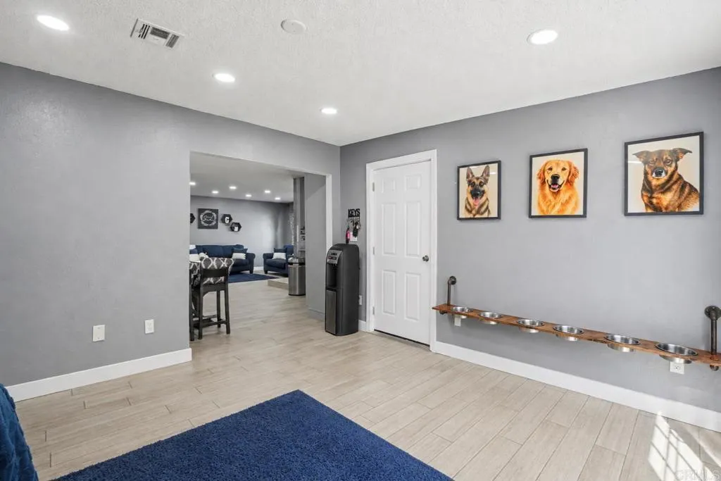 https://cdn.realtyfeed.com/cdn/127/307068054/185365a9f2d13e982934e71a42396702.webp