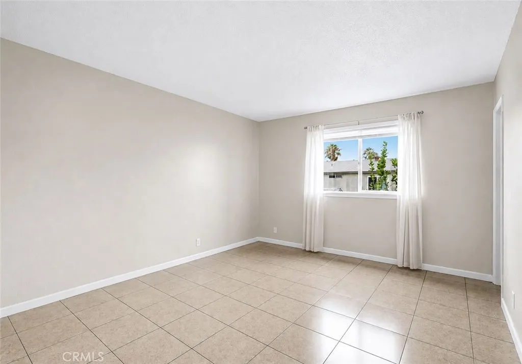 https://cdn.realtyfeed.com/cdn/127/307068061/121160e1abb2d804a99238af16627b03.webp