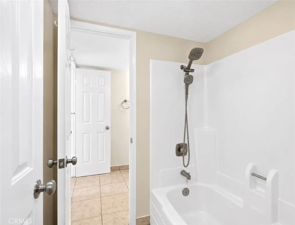 https://cdn.realtyfeed.com/cdn/127/307068061/6ef98bb233982dcdc5ec147f8d6a5d78.webp