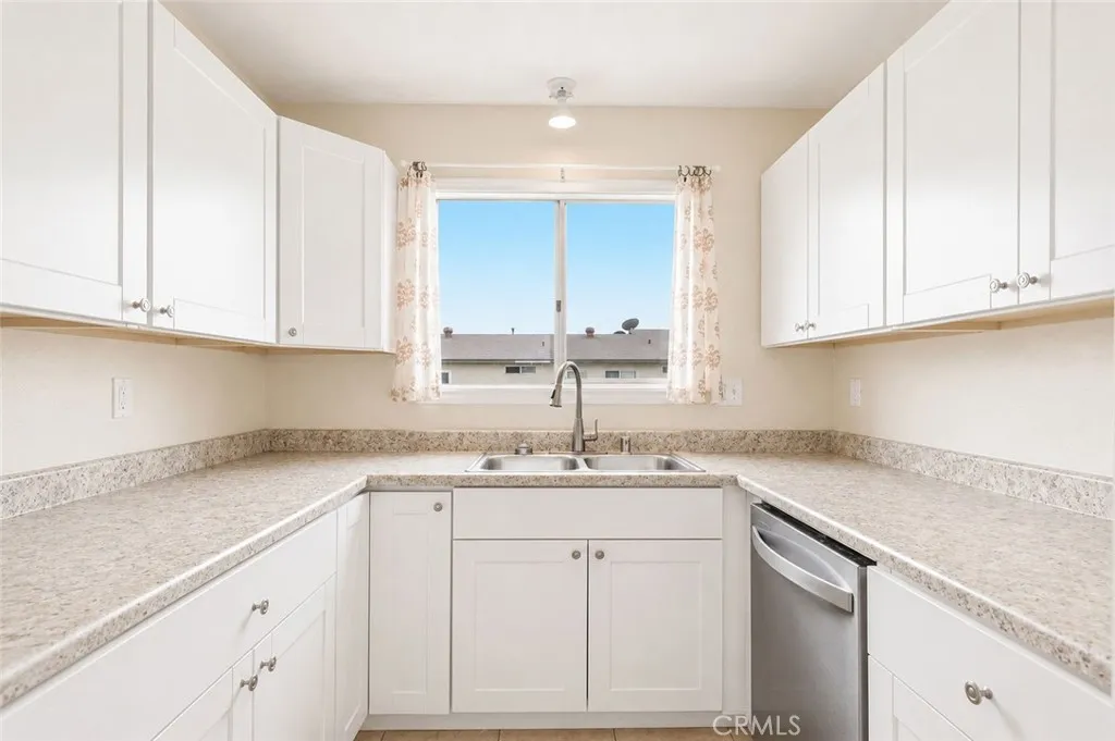 https://cdn.realtyfeed.com/cdn/127/307068061/f6d61249791094e879e12035afc8f0c0.webp