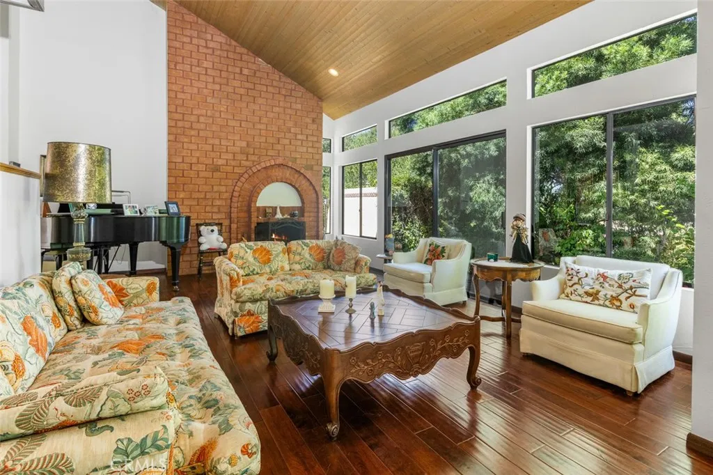 https://cdn.realtyfeed.com/cdn/127/307068097/6361973491e5b6ed64b7e63ba157c5ac.webp