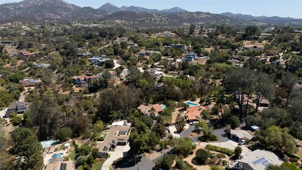 https://cdn.realtyfeed.com/cdn/127/307068097/aa0c97b080bdb76d76b666e0e97fe45f.webp