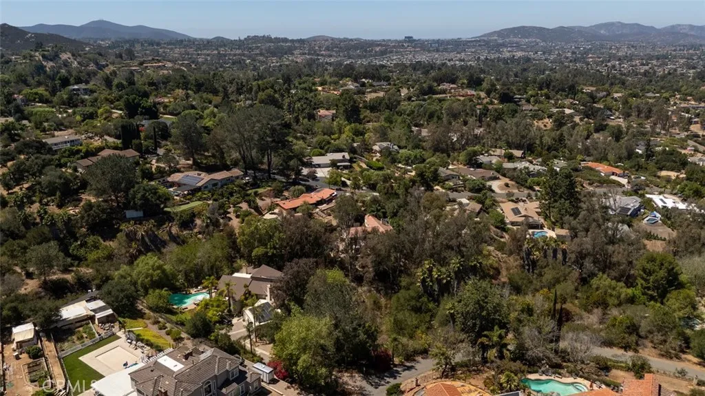 https://cdn.realtyfeed.com/cdn/127/307068097/c81e3d70587bc7e3574f52d462c9c361.webp
