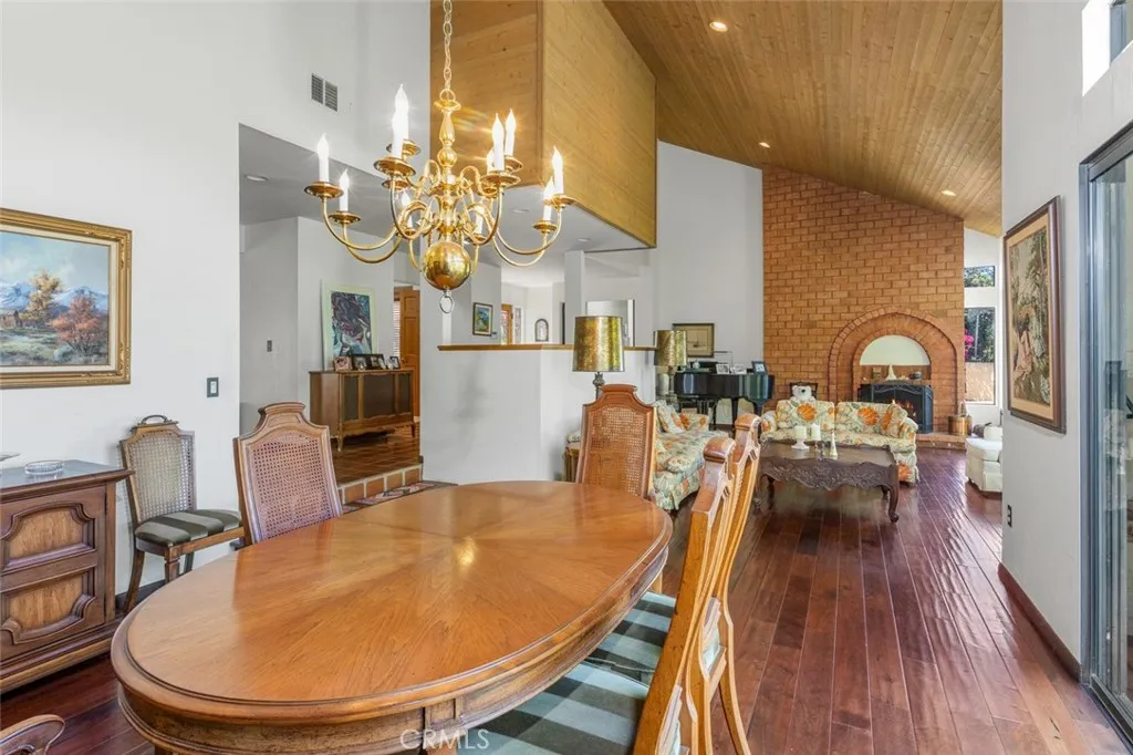 https://cdn.realtyfeed.com/cdn/127/307068097/db9c02c961462e5d2f76dbe0a3d3bc98.webp