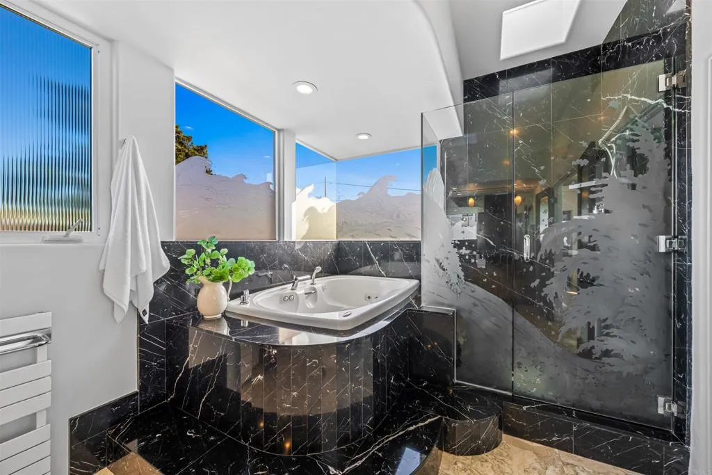 https://cdn.realtyfeed.com/cdn/127/307068106/09a02d5e1b1d868350779de4ec719ce9.webp