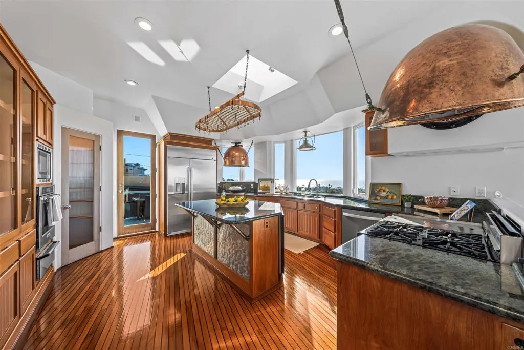 https://cdn.realtyfeed.com/cdn/127/307068106/51e604f12a51a4c6cec8aa275bdb7149.webp