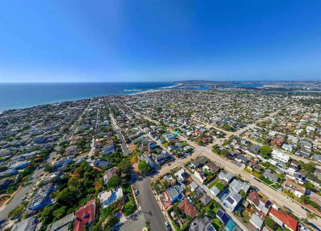 https://cdn.realtyfeed.com/cdn/127/307068106/8f28822f7404ae016bcd791a8be9404b.webp