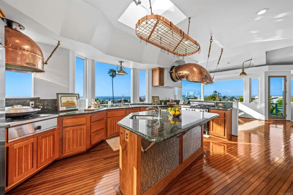 https://cdn.realtyfeed.com/cdn/127/307068106/e4121152ad57b3394d844219fb039145.webp