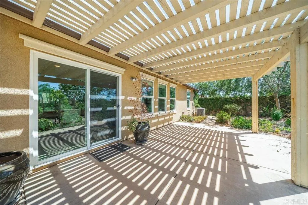352 Tom Mcguinness Jr Circle, Fallbrook, CA 92028 - Photo 4 of 68, Fallbrook, CA