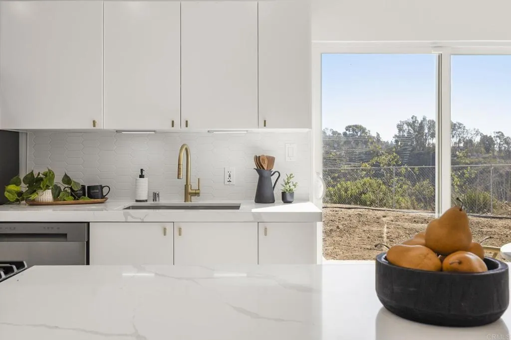 https://cdn.realtyfeed.com/cdn/127/307068129/c6bba1a02f007dd24bd670a35ba3d5b8.webp