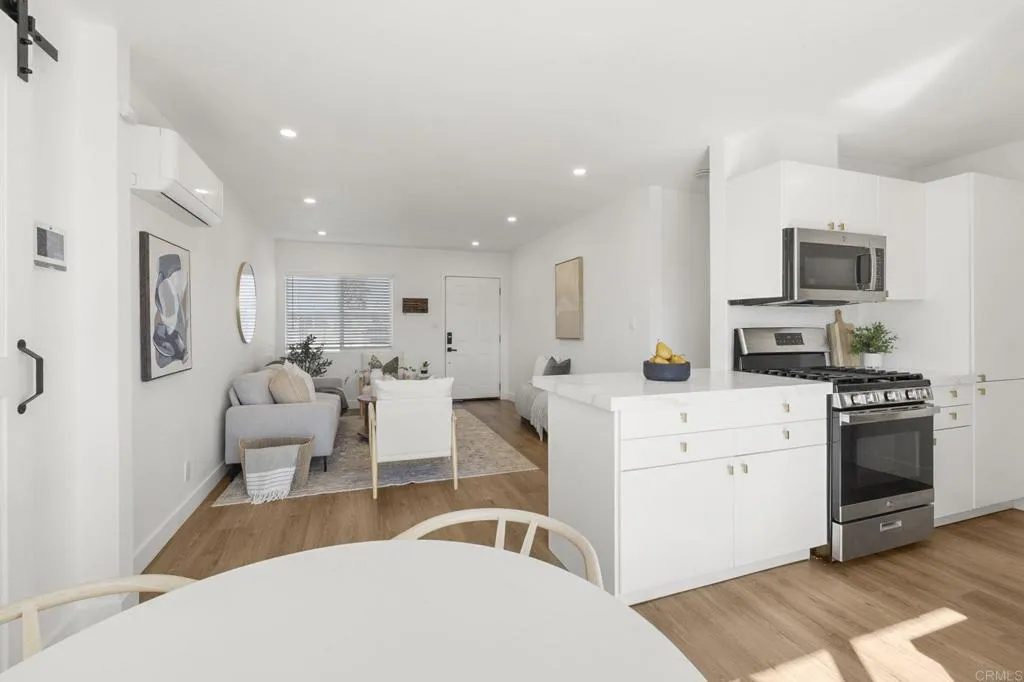 https://cdn.realtyfeed.com/cdn/127/307068129/e9842f097da49cf6a2cb24a7768e006d.webp