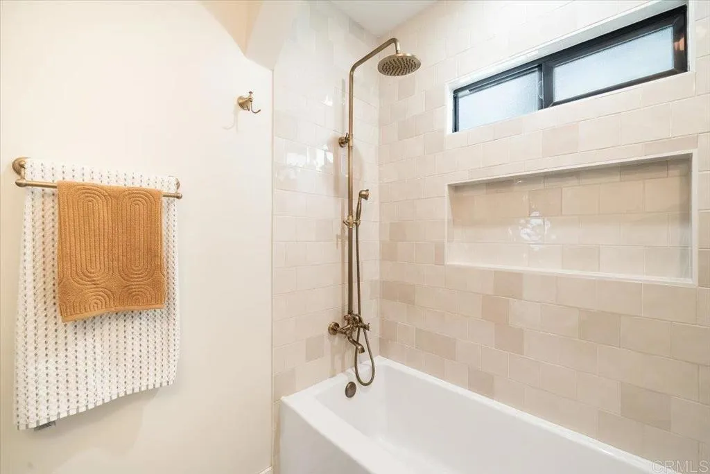 https://cdn.realtyfeed.com/cdn/127/307068158/85953a77396a08105538c53bc2c3abb3.webp