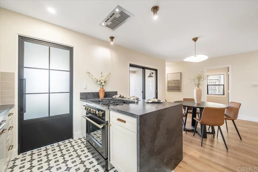 https://cdn.realtyfeed.com/cdn/127/307068158/e1ba6096d373f31e2e9aac59c9a89f77.webp