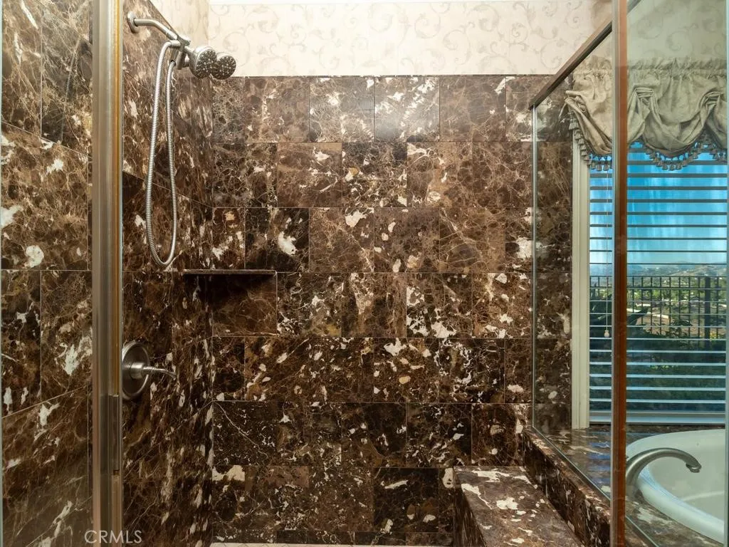 https://cdn.realtyfeed.com/cdn/127/307068169/81a6290db818e50bf39d5d4c5bc8f2eb.webp