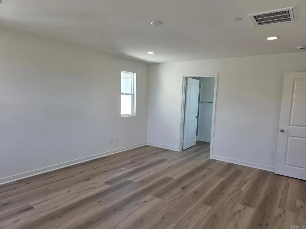 https://cdn.realtyfeed.com/cdn/127/307068179/0fb3b51133321092d67324d34cda9fe7.webp