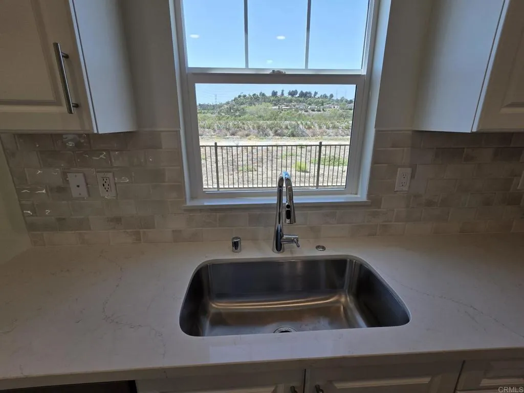 https://cdn.realtyfeed.com/cdn/127/307068179/40623848019f65573f148e441cf8cbf5.webp
