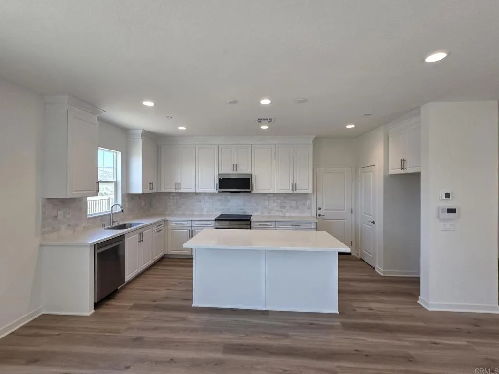 https://cdn.realtyfeed.com/cdn/127/307068179/5c0053a2360a5d2b47e8d79a6b612e76.webp