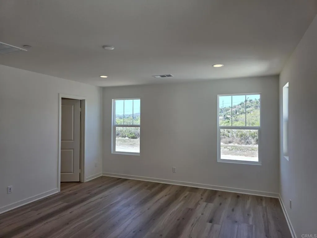 https://cdn.realtyfeed.com/cdn/127/307068179/b1258221ce88d412367644b4c2a4c0f1.webp