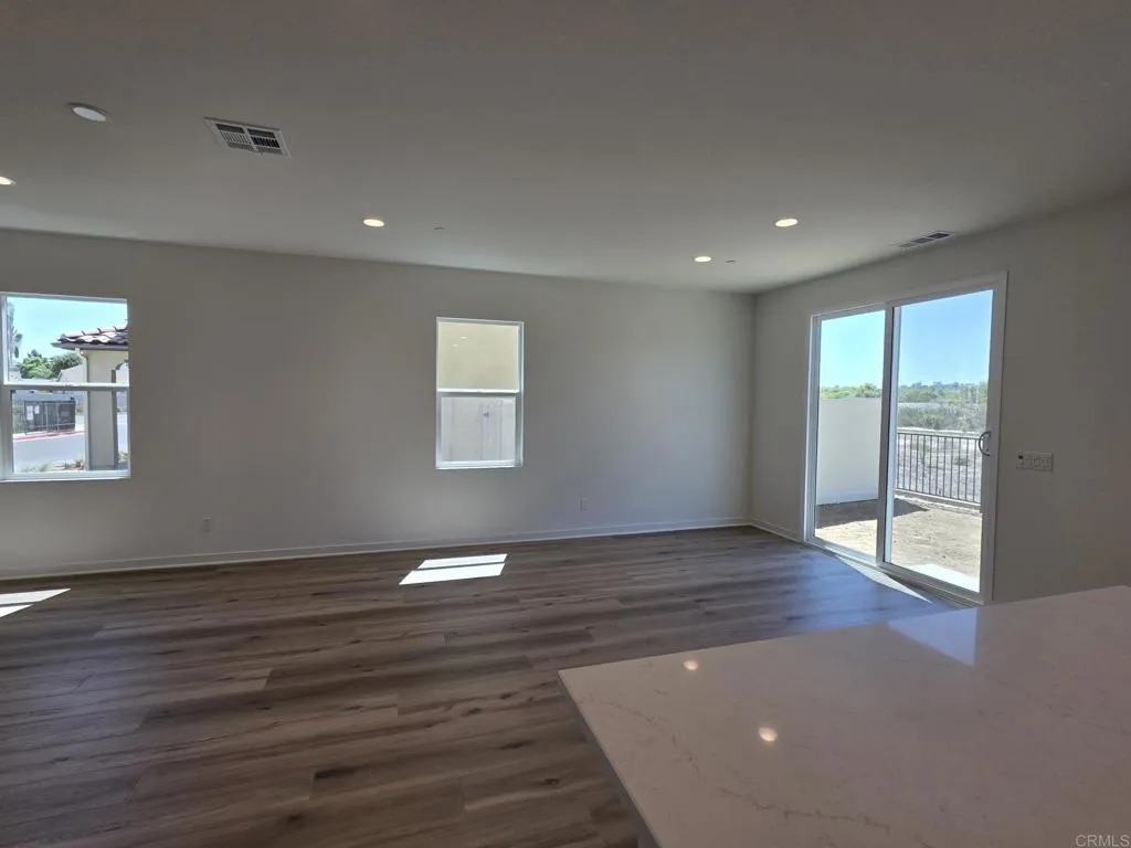 https://cdn.realtyfeed.com/cdn/127/307068179/e3677c6218553561179693e0d2548bb0.webp