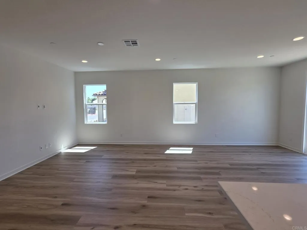 https://cdn.realtyfeed.com/cdn/127/307068179/f26d321ecdc8a57a243e3f4dd0f43b50.webp