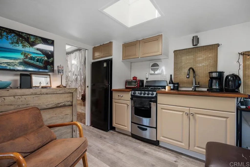 https://cdn.realtyfeed.com/cdn/127/307068207/3f88b2be8ac52a7a6069b481f54418d9.webp