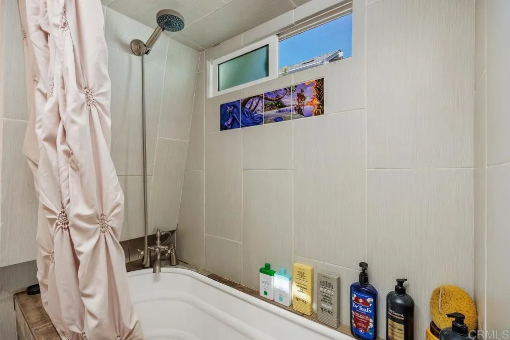 https://cdn.realtyfeed.com/cdn/127/307068207/90f883e5f95338bed07a520dda5c542e.webp