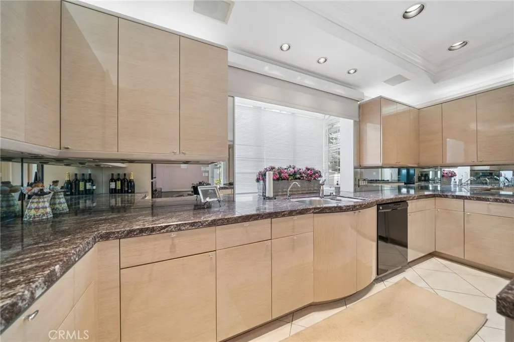 https://cdn.realtyfeed.com/cdn/127/307068225/b299378a08c0ddd06d2ddc8db1fe09b7.webp