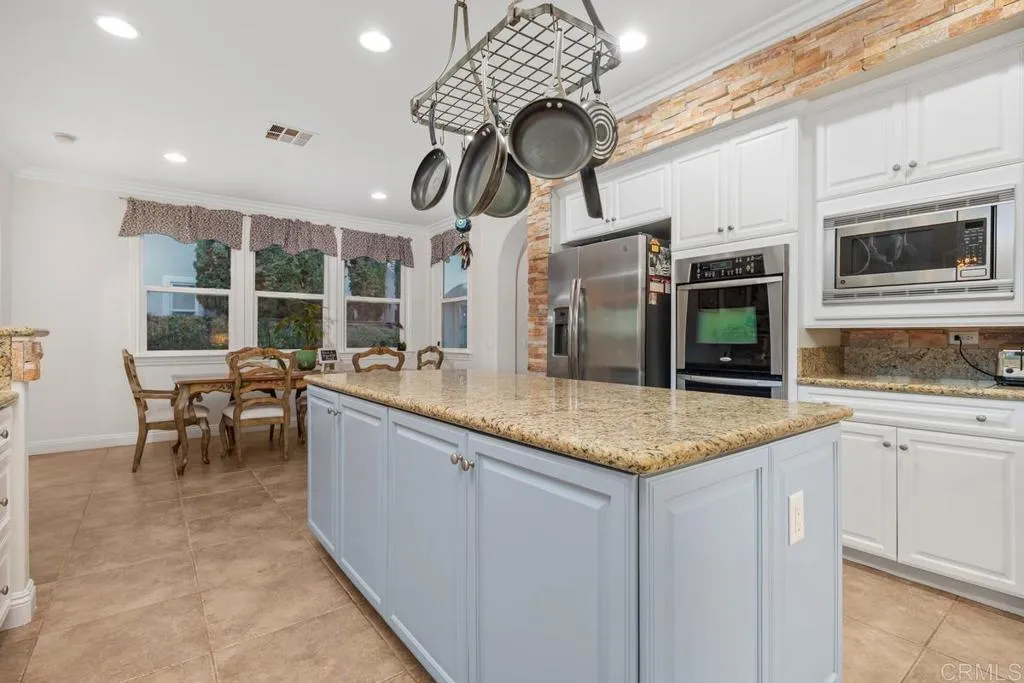 https://cdn.realtyfeed.com/cdn/127/307068237/cc0529a591e24560d9638ab5034cf32d.webp