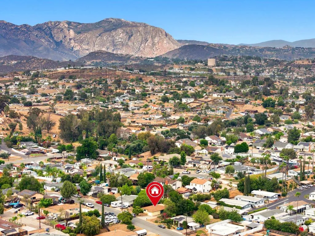 https://cdn.realtyfeed.com/cdn/127/307068301/2879d136ac4db007d99e0251065638f5.webp
