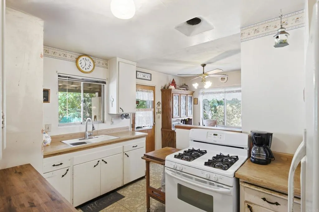 https://cdn.realtyfeed.com/cdn/127/307068301/4a03223ad5e382ae9ef942443ea9b05c.webp