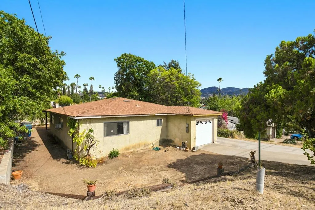 9049 Bubbling Wells Rd, Lakeside, CA 92040 - Photo 4 of 25, Lakeside, CA