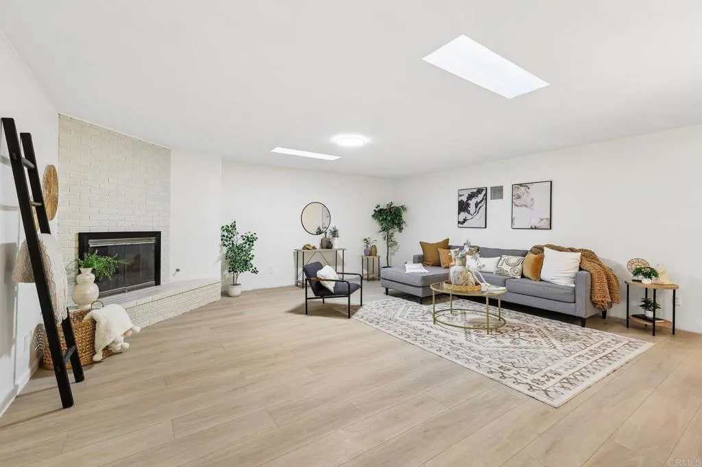 https://cdn.realtyfeed.com/cdn/127/307068344/0d40b6a6e1846560325a116c5dd50cc8.webp