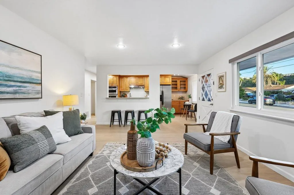 https://cdn.realtyfeed.com/cdn/127/307068344/26cd319a3bfa867258cbd3839979ea40.webp